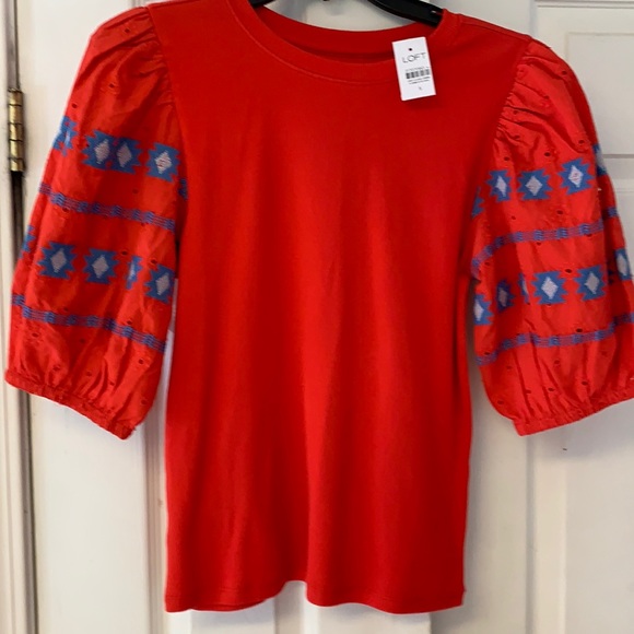 LOFT Tops - LOFT stretchy red top w/ eyelet poof sleeve- sz S